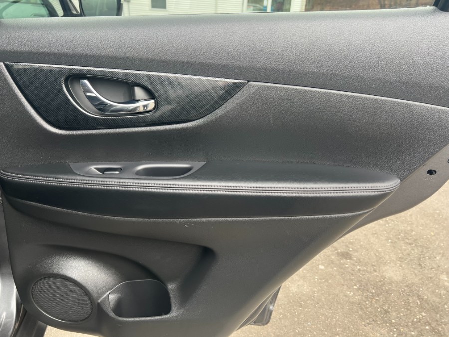 2015 Nissan Rogue AWD 4dr SL, available for sale in Bristol, Connecticut | Bristol Auto Center LLC. Bristol, Connecticut 2015 Nissan Rogue AWD 4dr SL, available for sale in Bristol, Connecticut | Bristol Auto Center LLC. Bristol, Connecticut