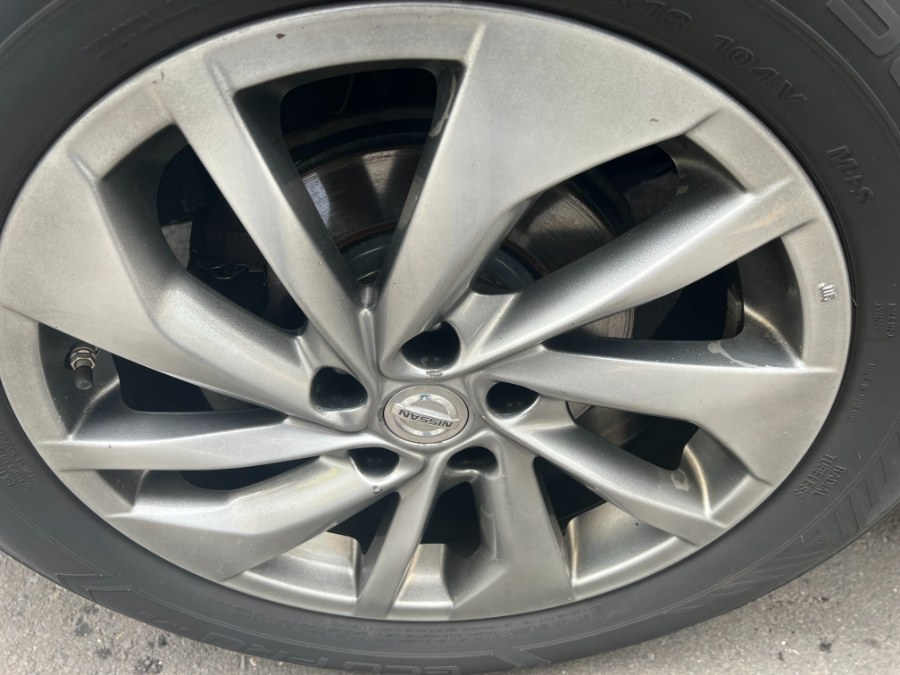 2015 Nissan Rogue AWD 4dr SL, available for sale in Bristol, Connecticut | Bristol Auto Center LLC. Bristol, Connecticut 2015 Nissan Rogue AWD 4dr SL, available for sale in Bristol, Connecticut | Bristol Auto Center LLC. Bristol, Connecticut