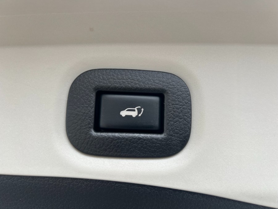 2015 Nissan Rogue AWD 4dr SL, available for sale in Bristol, Connecticut | Bristol Auto Center LLC. Bristol, Connecticut 2015 Nissan Rogue AWD 4dr SL, available for sale in Bristol, Connecticut | Bristol Auto Center LLC. Bristol, Connecticut