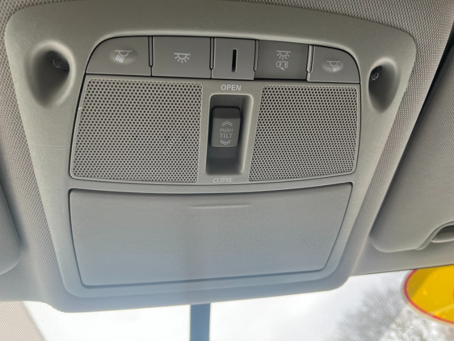 2015 Nissan Rogue AWD 4dr SL, available for sale in Bristol, Connecticut | Bristol Auto Center LLC. Bristol, Connecticut 2015 Nissan Rogue AWD 4dr SL, available for sale in Bristol, Connecticut | Bristol Auto Center LLC. Bristol, Connecticut