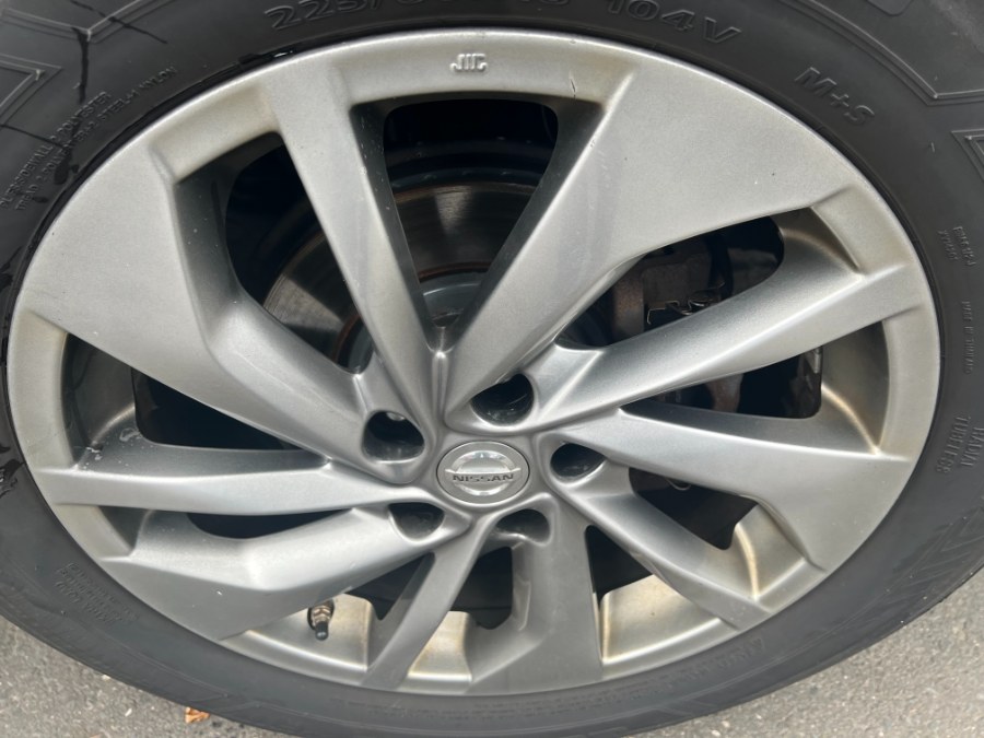 2015 Nissan Rogue AWD 4dr SL, available for sale in Bristol, Connecticut | Bristol Auto Center LLC. Bristol, Connecticut 2015 Nissan Rogue AWD 4dr SL, available for sale in Bristol, Connecticut | Bristol Auto Center LLC. Bristol, Connecticut