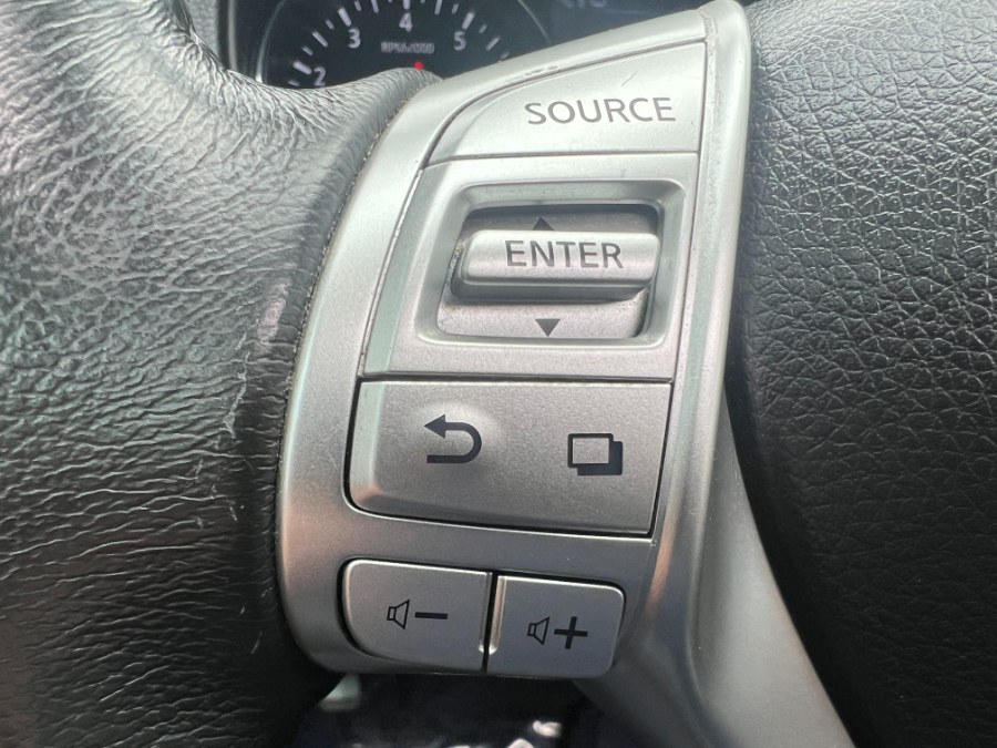 2015 Nissan Rogue AWD 4dr SL, available for sale in Bristol, Connecticut | Bristol Auto Center LLC. Bristol, Connecticut 2015 Nissan Rogue AWD 4dr SL, available for sale in Bristol, Connecticut | Bristol Auto Center LLC. Bristol, Connecticut