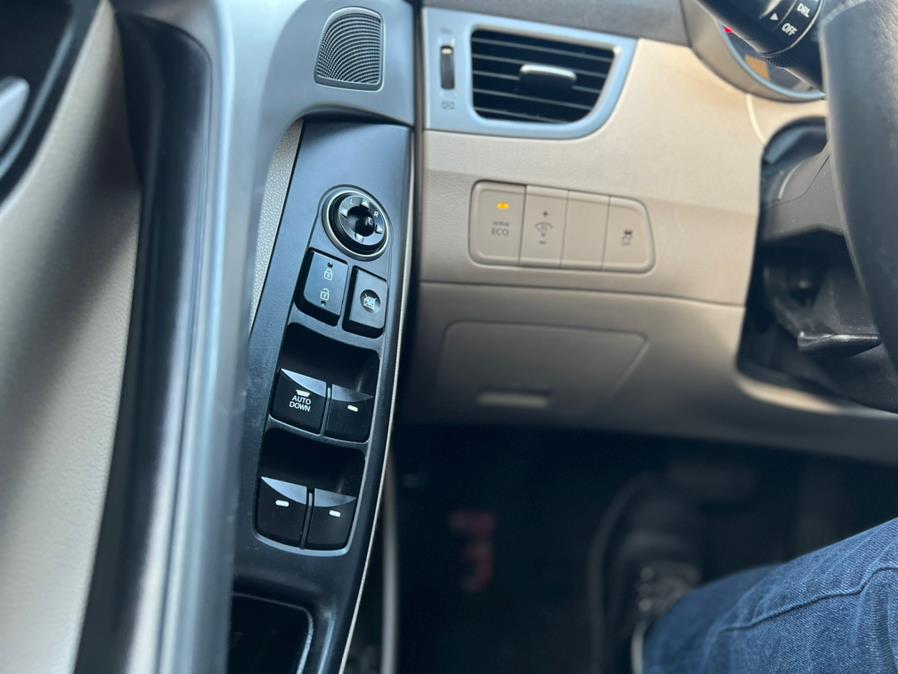 Used Hyundai Elantra 4dr Sdn Auto SE (Ulsan Plant) 2014 | Jordan Auto Sales. Springfield, Massachusetts Used Hyundai Elantra 4dr Sdn Auto SE (Ulsan Plant) 2014 | Jordan Auto Sales. Springfield, Massachusetts