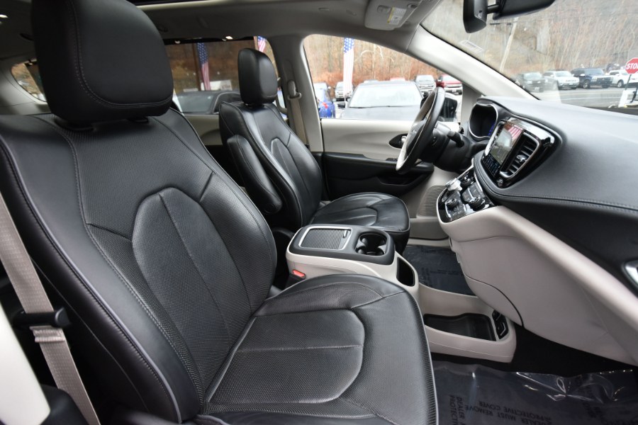 Used Chrysler Pacifica Limited 2020 | Highline Car Connection. Waterbury, Connecticut Used Chrysler Pacifica Limited 2020 | Highline Car Connection. Waterbury, Connecticut