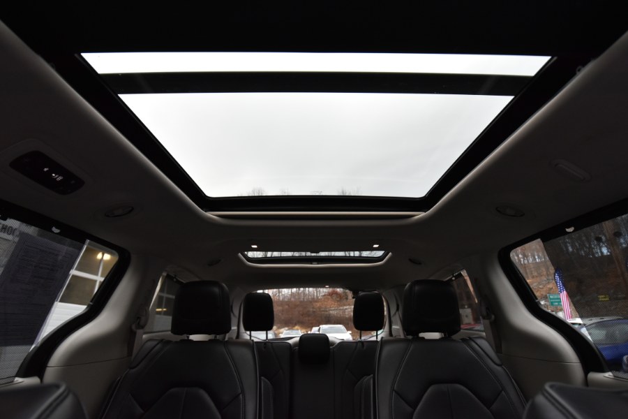 Used Chrysler Pacifica Limited 2020 | Highline Car Connection. Waterbury, Connecticut Used Chrysler Pacifica Limited 2020 | Highline Car Connection. Waterbury, Connecticut