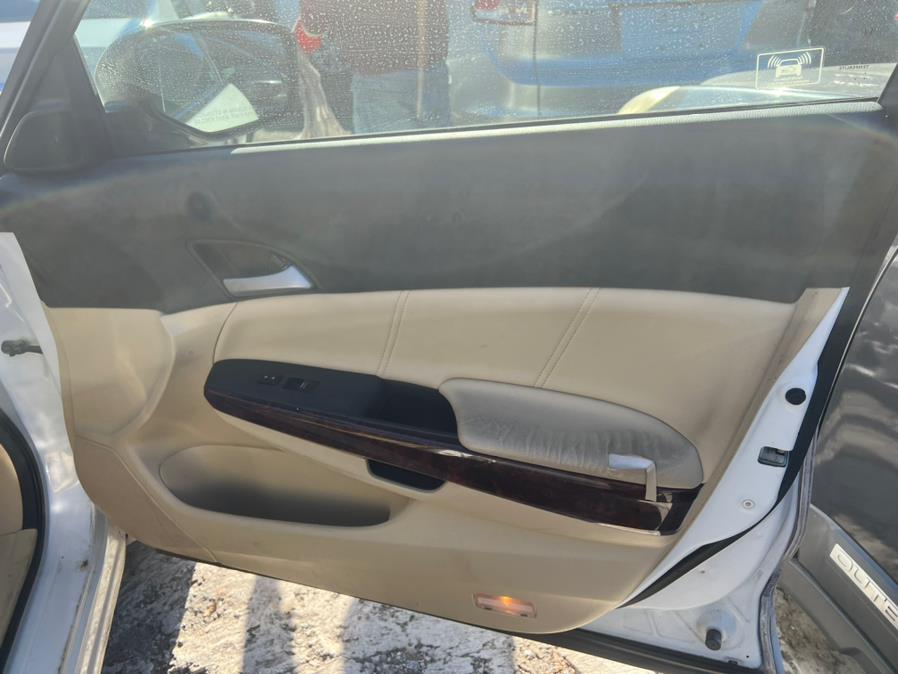 2011 Honda Accord Crosstour 4WD 5dr EX-L w/Navi, available for sale in Brooklyn, New York | Atlantic Used Car Sales. Brooklyn, New York 2011 Honda Accord Crosstour 4WD 5dr EX-L w/Navi, available for sale in Brooklyn, New York | Atlantic Used Car Sales. Brooklyn, New York