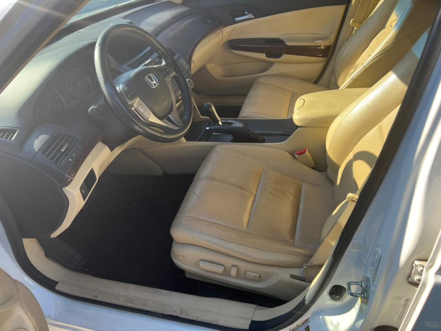 2011 Honda Accord Crosstour 4WD 5dr EX-L w/Navi, available for sale in Brooklyn, New York | Atlantic Used Car Sales. Brooklyn, New York 2011 Honda Accord Crosstour 4WD 5dr EX-L w/Navi, available for sale in Brooklyn, New York | Atlantic Used Car Sales. Brooklyn, New York
