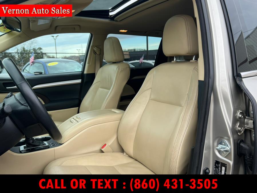 2014 Toyota Highlander AWD 4dr V6 XLE (Natl), available for sale in Manchester, Connecticut | Vernon Auto Sale & Service. Manchester, Connecticut 2014 Toyota Highlander AWD 4dr V6 XLE (Natl), available for sale in Manchester, Connecticut | Vernon Auto Sale & Service. Manchester, Connecticut