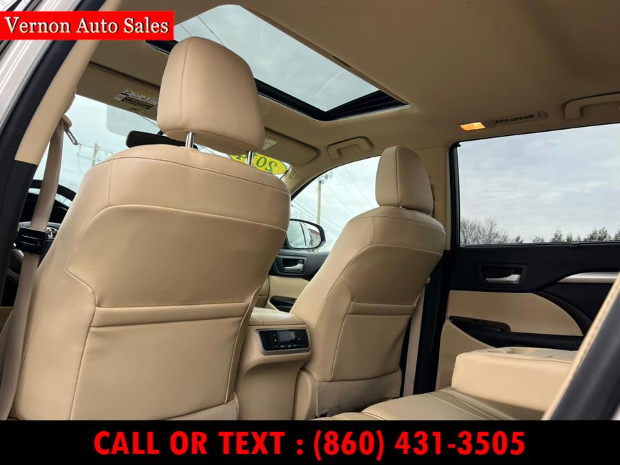 2014 Toyota Highlander AWD 4dr V6 XLE (Natl), available for sale in Manchester, Connecticut | Vernon Auto Sale & Service. Manchester, Connecticut 2014 Toyota Highlander AWD 4dr V6 XLE (Natl), available for sale in Manchester, Connecticut | Vernon Auto Sale & Service. Manchester, Connecticut