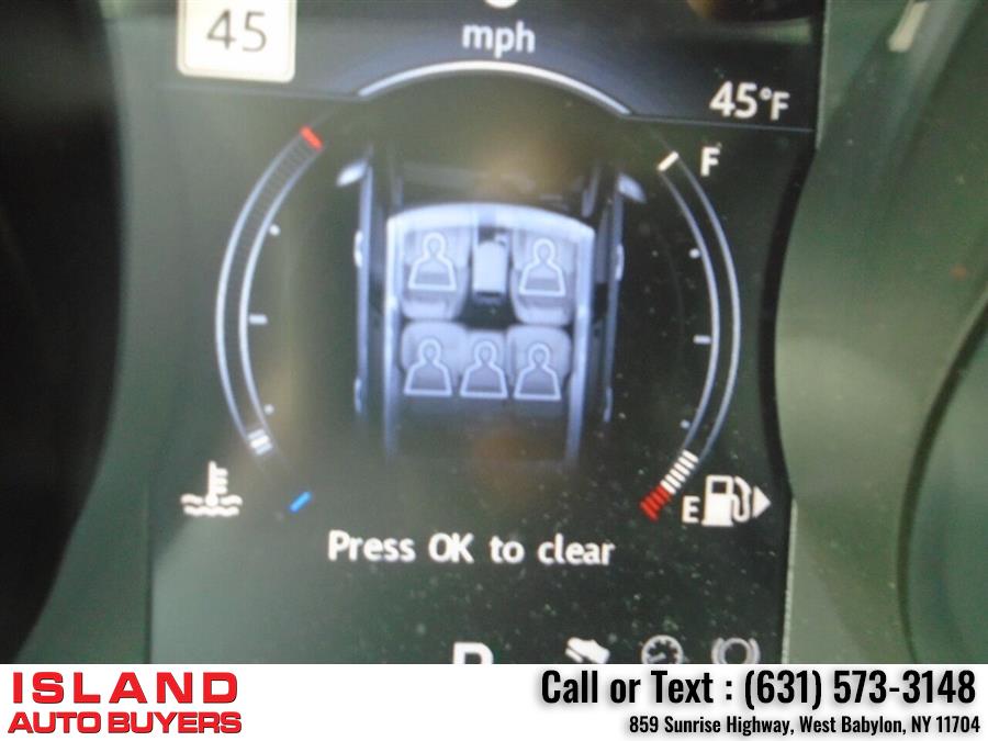 2017 Land Rover Range Rover Sport HSE AWD 4dr SUV, available for sale in West Babylon, New York | Island Auto Buyers. West Babylon, New York 2017 Land Rover Range Rover Sport HSE AWD 4dr SUV, available for sale in West Babylon, New York | Island Auto Buyers. West Babylon, New York