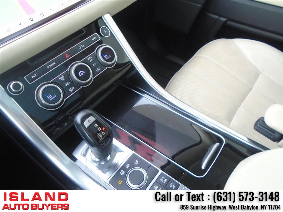 2017 Land Rover Range Rover Sport HSE AWD 4dr SUV, available for sale in West Babylon, New York | Island Auto Buyers. West Babylon, New York 2017 Land Rover Range Rover Sport HSE AWD 4dr SUV, available for sale in West Babylon, New York | Island Auto Buyers. West Babylon, New York