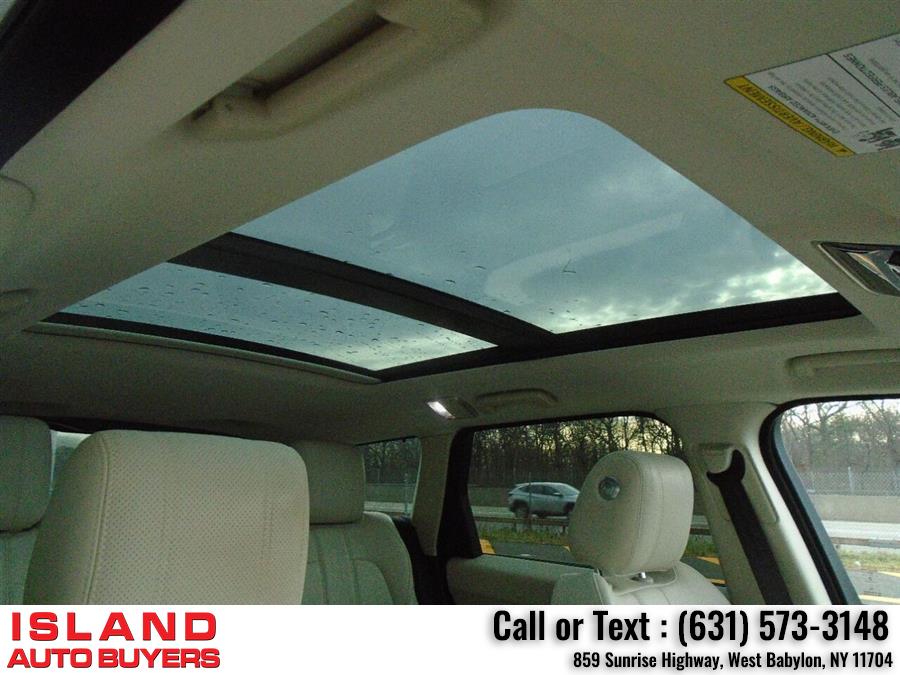 2017 Land Rover Range Rover Sport HSE AWD 4dr SUV, available for sale in West Babylon, New York | Island Auto Buyers. West Babylon, New York 2017 Land Rover Range Rover Sport HSE AWD 4dr SUV, available for sale in West Babylon, New York | Island Auto Buyers. West Babylon, New York