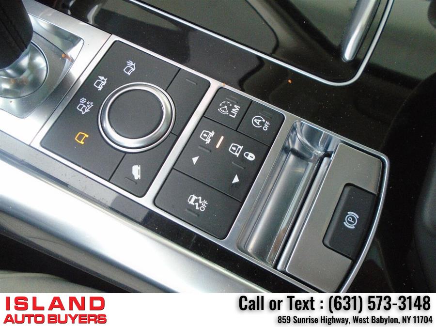 2017 Land Rover Range Rover Sport HSE AWD 4dr SUV, available for sale in West Babylon, New York | Island Auto Buyers. West Babylon, New York 2017 Land Rover Range Rover Sport HSE AWD 4dr SUV, available for sale in West Babylon, New York | Island Auto Buyers. West Babylon, New York