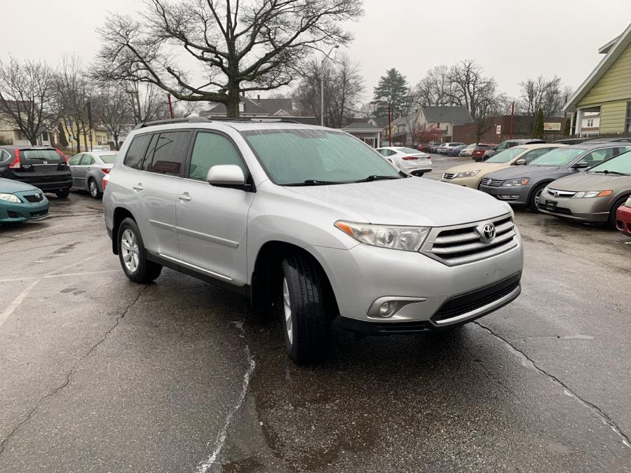 2013 Toyota Highlander 4WD 4dr V6 (Natl), available for sale in Springfield, Massachusetts | Absolute Motors Inc. Springfield, Massachusetts 2013 Toyota Highlander 4WD 4dr V6 (Natl), available for sale in Springfield, Massachusetts | Absolute Motors Inc. Springfield, Massachusetts