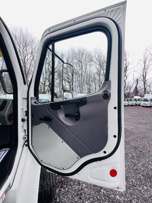 2016 Freightliner M2 106 20 FEET DRY BOX + CUMMINS ENGINE + NO CDL, available for sale in South Amboy, New Jersey | NJ Truck Spot. South Amboy, New Jersey 2016 Freightliner M2 106 20 FEET DRY BOX + CUMMINS ENGINE + NO CDL, available for sale in South Amboy, New Jersey | NJ Truck Spot. South Amboy, New Jersey