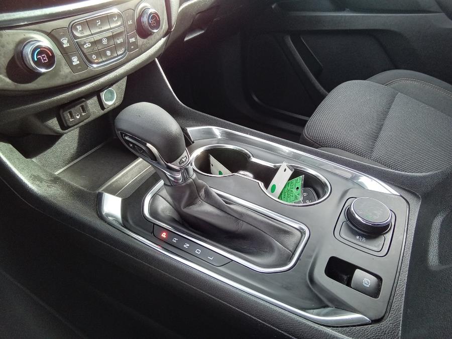 2021 Chevrolet Traverse FWD 4dr LT Cloth w/1LT, available for sale in Irvington, New Jersey | NJ Used Cars Center. Irvington, New Jersey 2021 Chevrolet Traverse FWD 4dr LT Cloth w/1LT, available for sale in Irvington, New Jersey | NJ Used Cars Center. Irvington, New Jersey