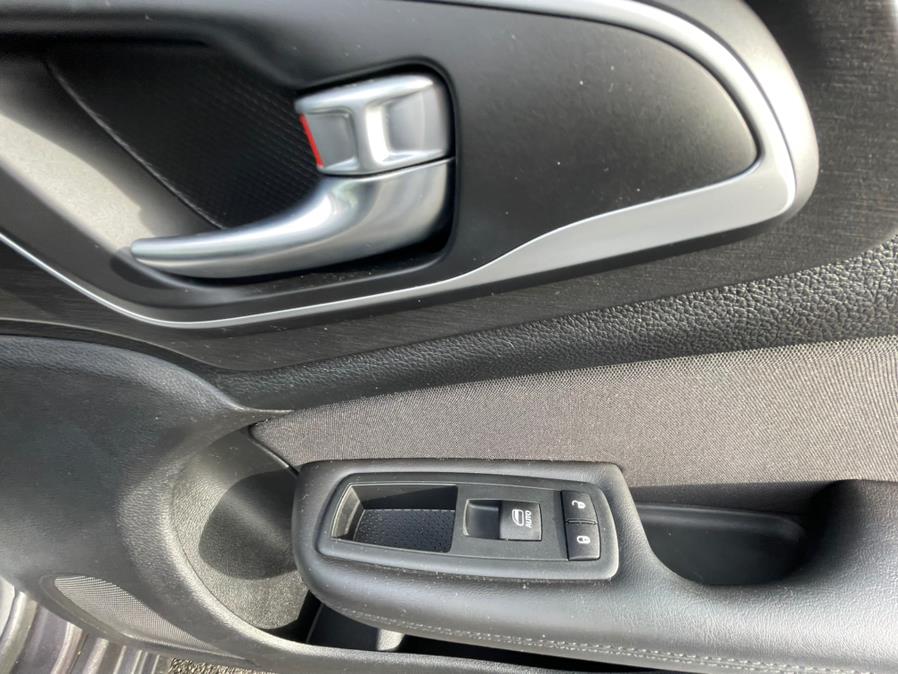 2015 Chrysler 200 4dr Sdn Limited FWD, available for sale in Irvington, New Jersey | Elis Motors Corp. Irvington, New Jersey 2015 Chrysler 200 4dr Sdn Limited FWD, available for sale in Irvington, New Jersey | Elis Motors Corp. Irvington, New Jersey
