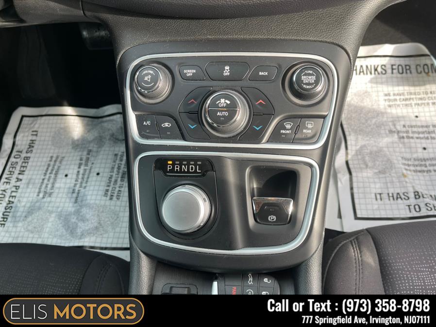 2015 Chrysler 200 4dr Sdn Limited FWD, available for sale in Irvington, New Jersey | Elis Motors Corp. Irvington, New Jersey 2015 Chrysler 200 4dr Sdn Limited FWD, available for sale in Irvington, New Jersey | Elis Motors Corp. Irvington, New Jersey