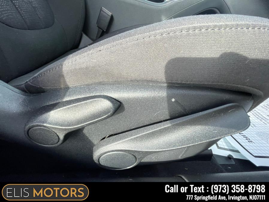 2015 Chrysler 200 4dr Sdn Limited FWD, available for sale in Irvington, New Jersey | Elis Motors Corp. Irvington, New Jersey 2015 Chrysler 200 4dr Sdn Limited FWD, available for sale in Irvington, New Jersey | Elis Motors Corp. Irvington, New Jersey