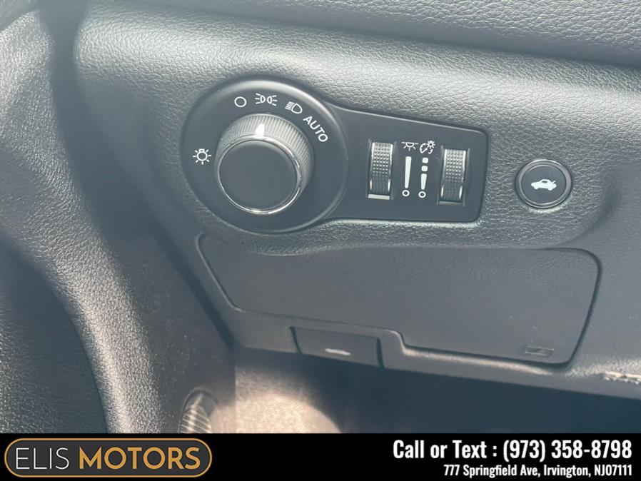 2015 Chrysler 200 4dr Sdn Limited FWD, available for sale in Irvington, New Jersey | Elis Motors Corp. Irvington, New Jersey 2015 Chrysler 200 4dr Sdn Limited FWD, available for sale in Irvington, New Jersey | Elis Motors Corp. Irvington, New Jersey