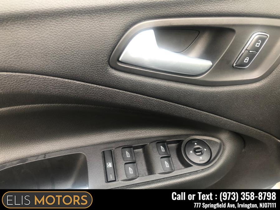 2013 Ford Escape 4WD 4dr SE, available for sale in Irvington, New Jersey | Elis Motors Corp. Irvington, New Jersey 2013 Ford Escape 4WD 4dr SE, available for sale in Irvington, New Jersey | Elis Motors Corp. Irvington, New Jersey