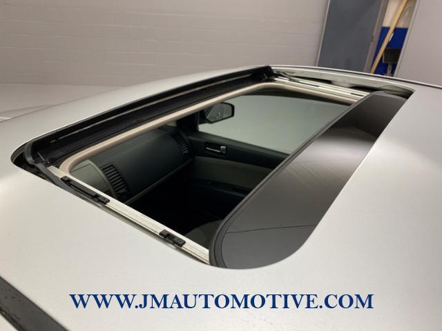 Used Nissan Sentra 4dr Sdn I4 CVT 2.0 SR 2012 | J&M Automotive Sls&Svc LLC. Naugatuck, Connecticut Used Nissan Sentra 4dr Sdn I4 CVT 2.0 SR 2012 | J&M Automotive Sls&Svc LLC. Naugatuck, Connecticut