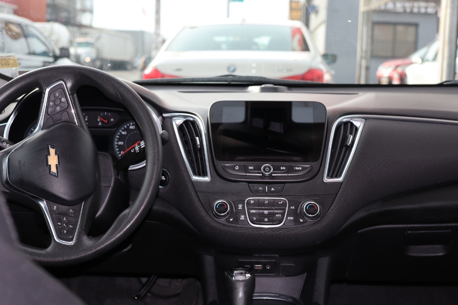 2020 Chevrolet Malibu 4dr Sdn LT, available for sale in Jamaica, New York | Hillside Auto Mall Inc.. Jamaica, New York 2020 Chevrolet Malibu 4dr Sdn LT, available for sale in Jamaica, New York | Hillside Auto Mall Inc.. Jamaica, New York