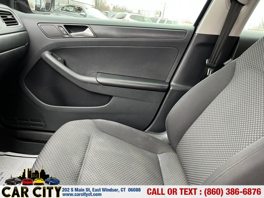 2013 Volkswagen Jetta Sedan 4dr Auto S *Ltd Avail*, available for sale in East Windsor, Connecticut | Car City LLC. East Windsor, Connecticut 2013 Volkswagen Jetta Sedan 4dr Auto S *Ltd Avail*, available for sale in East Windsor, Connecticut | Car City LLC. East Windsor, Connecticut