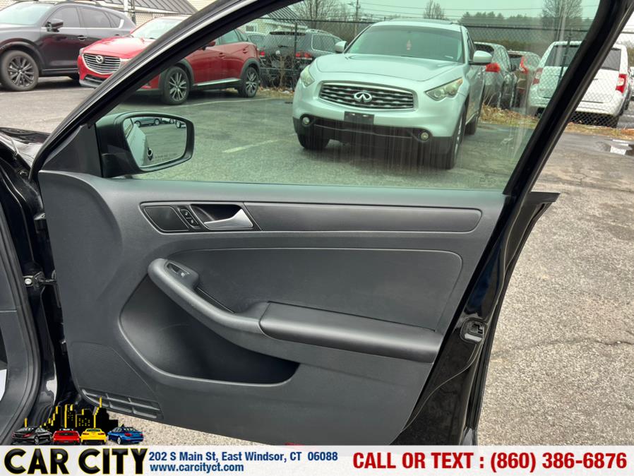 2013 Volkswagen Jetta Sedan 4dr Auto S *Ltd Avail*, available for sale in East Windsor, Connecticut | Car City LLC. East Windsor, Connecticut 2013 Volkswagen Jetta Sedan 4dr Auto S *Ltd Avail*, available for sale in East Windsor, Connecticut | Car City LLC. East Windsor, Connecticut