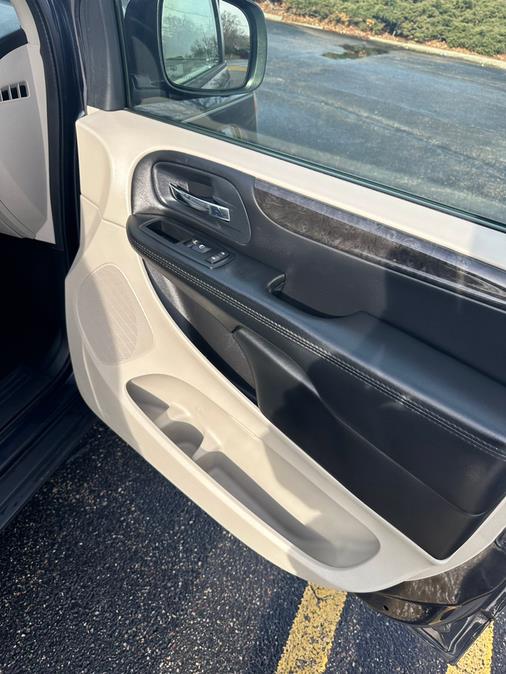 Used Dodge Grand Caravan 4dr Wgn American Value Pkg 2014 | Car Valley Group. Jersey City, New Jersey Used Dodge Grand Caravan 4dr Wgn American Value Pkg 2014 | Car Valley Group. Jersey City, New Jersey