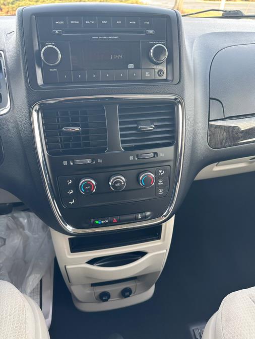 Used Dodge Grand Caravan 4dr Wgn American Value Pkg 2014 | Car Valley Group. Jersey City, New Jersey Used Dodge Grand Caravan 4dr Wgn American Value Pkg 2014 | Car Valley Group. Jersey City, New Jersey