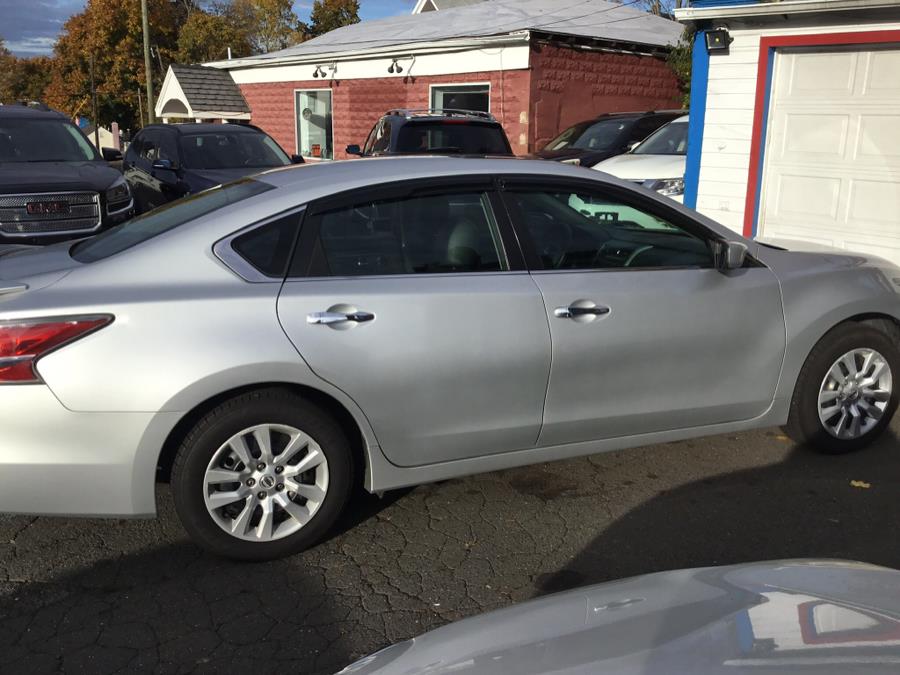 2014 Nissan Altima 2.5 SV4doors l, available for sale in Manchester, Connecticut | Liberty Motors. Manchester, Connecticut 2014 Nissan Altima 2.5 SV4doors l, available for sale in Manchester, Connecticut | Liberty Motors. Manchester, Connecticut