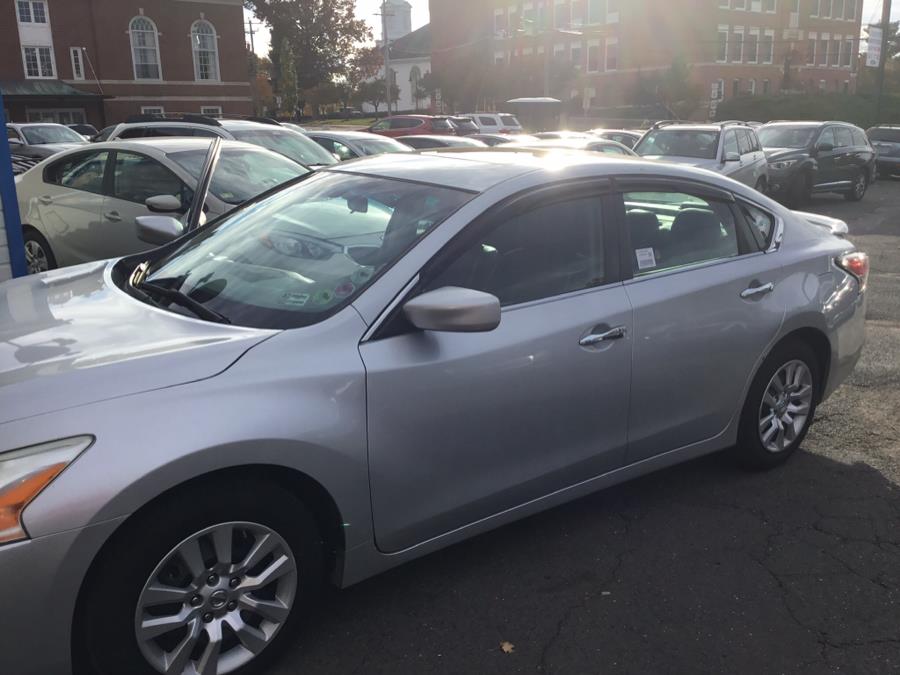 2014 Nissan Altima 2.5 SV4doors l, available for sale in Manchester, Connecticut | Liberty Motors. Manchester, Connecticut 2014 Nissan Altima 2.5 SV4doors l, available for sale in Manchester, Connecticut | Liberty Motors. Manchester, Connecticut
