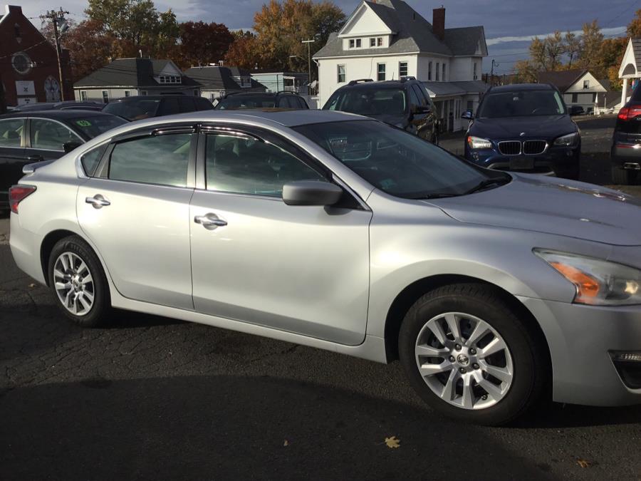 2014 Nissan Altima 2.5 SV4doors l, available for sale in Manchester, Connecticut | Liberty Motors. Manchester, Connecticut 2014 Nissan Altima 2.5 SV4doors l, available for sale in Manchester, Connecticut | Liberty Motors. Manchester, Connecticut