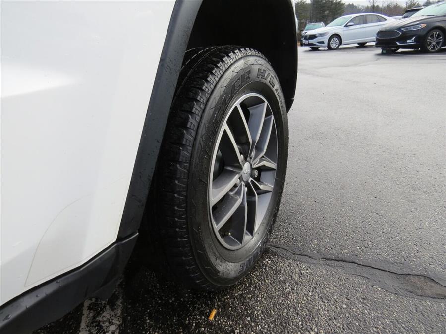 2017 Jeep Grand Cherokee Limited 4x4 4dr SUV, available for sale in Auburn, Maine | Lake City Exports Inc. Auburn, Maine 2017 Jeep Grand Cherokee Limited 4x4 4dr SUV, available for sale in Auburn, Maine | Lake City Exports Inc. Auburn, Maine