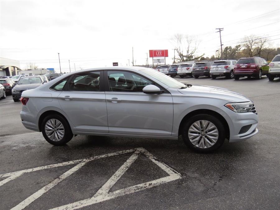 2019 Volkswagen Jetta SE 4dr Sedan, available for sale in Auburn, Maine | Lake City Exports Inc. Auburn, Maine 2019 Volkswagen Jetta SE 4dr Sedan, available for sale in Auburn, Maine | Lake City Exports Inc. Auburn, Maine