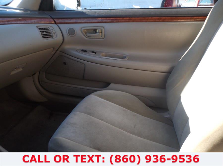 2002 Toyota Camry Solara 2dr Cpe SE Auto (Natl), available for sale in Hartford, Connecticut | Lee Motors Sales Inc. Hartford, Connecticut 2002 Toyota Camry Solara 2dr Cpe SE Auto (Natl), available for sale in Hartford, Connecticut | Lee Motors Sales Inc. Hartford, Connecticut