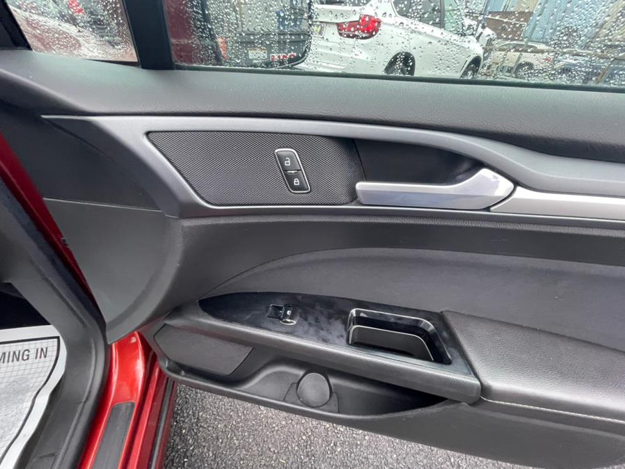 2014 Ford Fusion 4dr Sdn SE FWD, available for sale in Irvington, New Jersey | Elis Motors Corp. Irvington, New Jersey 2014 Ford Fusion 4dr Sdn SE FWD, available for sale in Irvington, New Jersey | Elis Motors Corp. Irvington, New Jersey