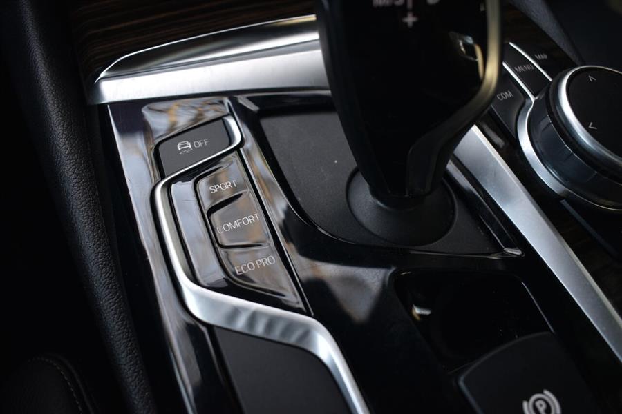 2019 BMW 5 Series 530i xDrive AWD 4dr Sedan, available for sale in Great Neck, New York | Camy Cars. Great Neck, New York 2019 BMW 5 Series 530i xDrive AWD 4dr Sedan, available for sale in Great Neck, New York | Camy Cars. Great Neck, New York