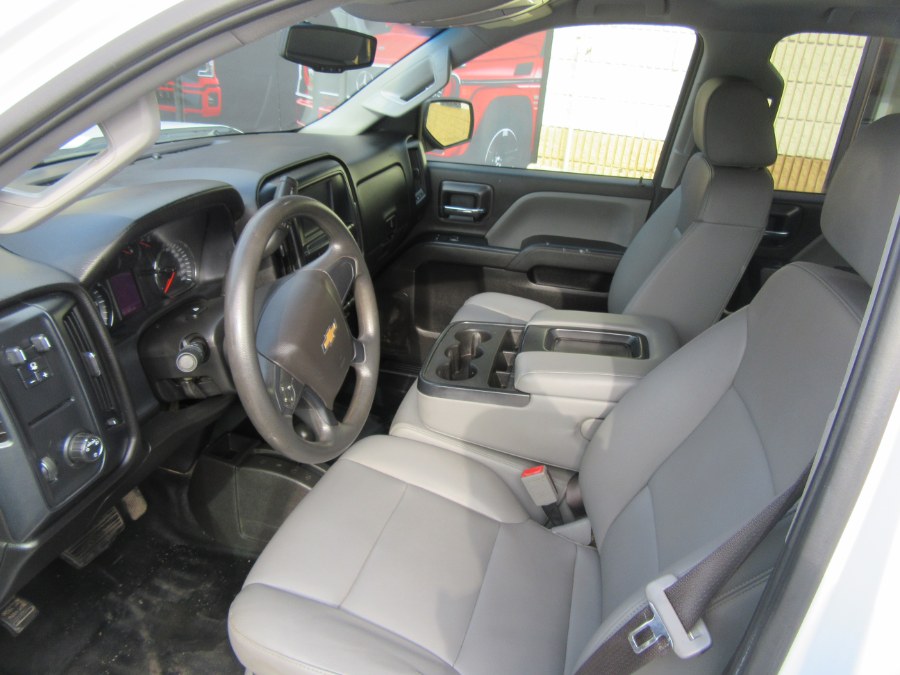 2017 Chevrolet Silverado 2500HD 4WD Double Cab, available for sale in Little Ferry, New Jersey | Royalty Auto Sales. Little Ferry, New Jersey 2017 Chevrolet Silverado 2500HD 4WD Double Cab, available for sale in Little Ferry, New Jersey | Royalty Auto Sales. Little Ferry, New Jersey