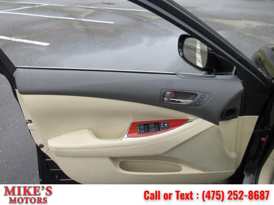 Used Lexus ES 350 4dr Sdn 2011 | Mike's Motors LLC. Stratford, Connecticut Used Lexus ES 350 4dr Sdn 2011 | Mike's Motors LLC. Stratford, Connecticut