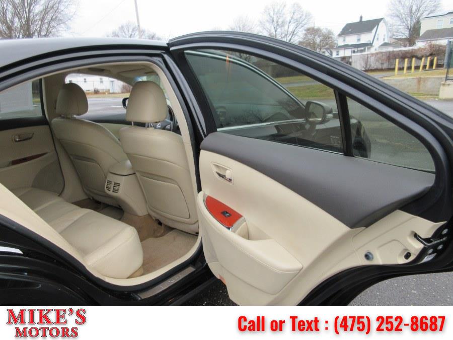 Used Lexus ES 350 4dr Sdn 2011 | Mike's Motors LLC. Stratford, Connecticut Used Lexus ES 350 4dr Sdn 2011 | Mike's Motors LLC. Stratford, Connecticut