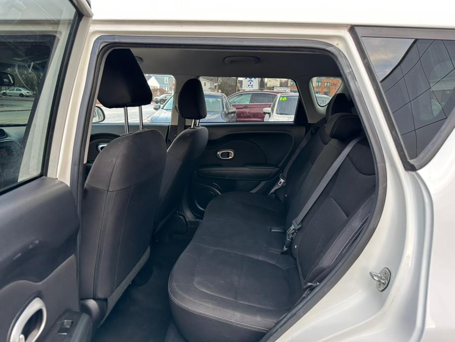 2016 Kia Soul 5dr Wgn Auto Base, available for sale in Manchester, Connecticut | Carsonmain LLC. Manchester, Connecticut 2016 Kia Soul 5dr Wgn Auto Base, available for sale in Manchester, Connecticut | Carsonmain LLC. Manchester, Connecticut