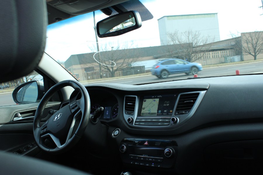 2017 Hyundai Tucson Limited AWD, available for sale in BROOKLYN, New York | Deals on Wheels International Auto. BROOKLYN, New York 2017 Hyundai Tucson Limited AWD, available for sale in BROOKLYN, New York | Deals on Wheels International Auto. BROOKLYN, New York