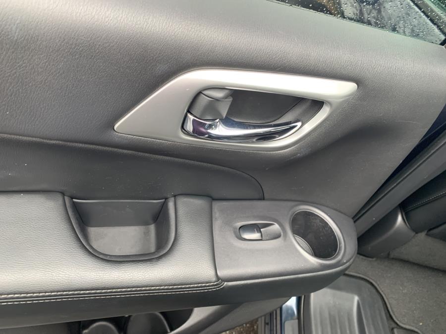 2016 Nissan Pathfinder 4WD 4dr Platinum, available for sale in Old Saybrook, Connecticut | Saybrook Auto Barn. Old Saybrook, Connecticut 2016 Nissan Pathfinder 4WD 4dr Platinum, available for sale in Old Saybrook, Connecticut | Saybrook Auto Barn. Old Saybrook, Connecticut