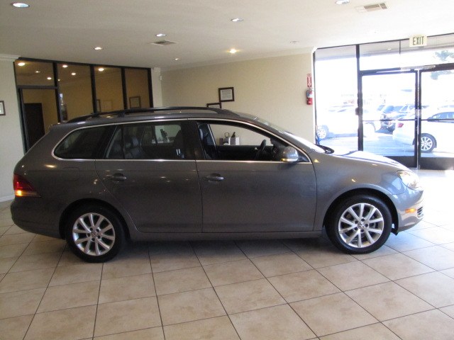 2011 Volkswagen Jetta SportWagen 4dr Auto SE PZEV, available for sale in Placentia, California | Auto Network Group Inc. Placentia, California 2011 Volkswagen Jetta SportWagen 4dr Auto SE PZEV, available for sale in Placentia, California | Auto Network Group Inc. Placentia, California