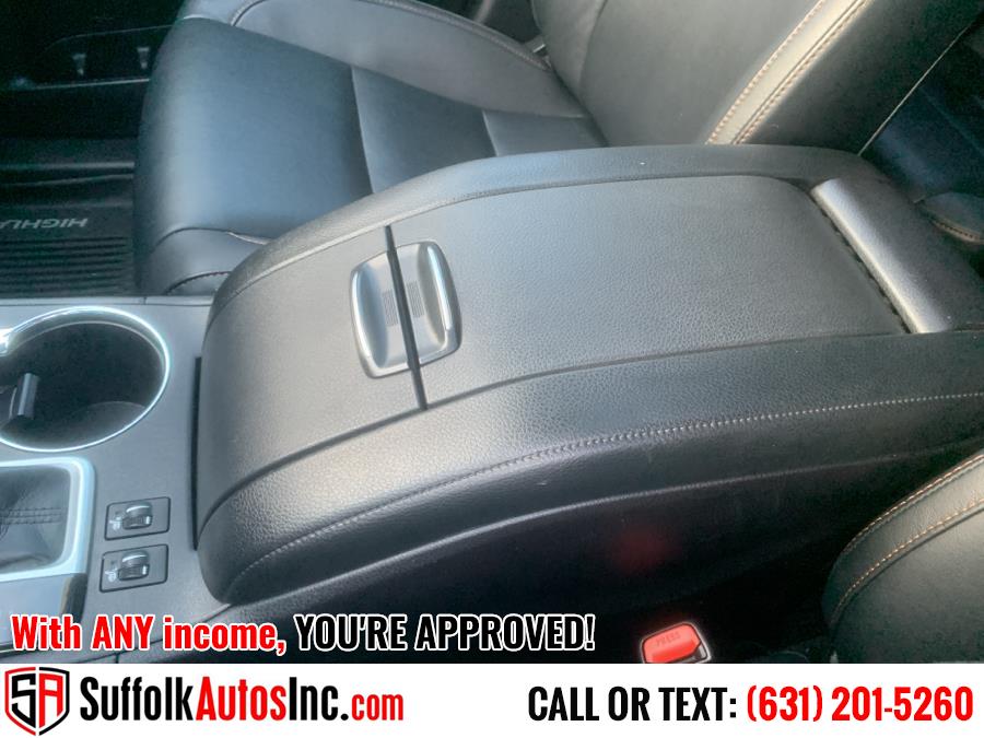 Used Toyota Highlander XLE V6 AWD (Natl) 2019 | Suffolk Autos Inc. Medford, New York Used Toyota Highlander XLE V6 AWD (Natl) 2019 | Suffolk Autos Inc. Medford, New York