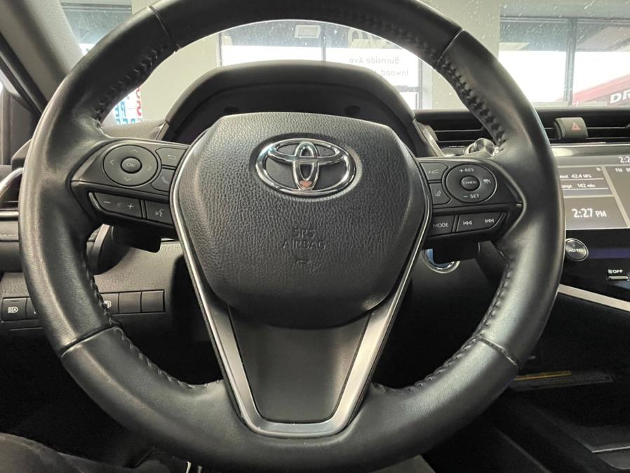 2018 Toyota Camry Hybrid XLE CVT (Natl), available for sale in Inwood, New York | 5 Towns Drive. Inwood, New York 2018 Toyota Camry Hybrid XLE CVT (Natl), available for sale in Inwood, New York | 5 Towns Drive. Inwood, New York