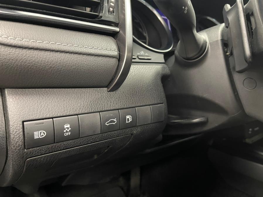2018 Toyota Camry Hybrid XLE CVT (Natl), available for sale in Inwood, New York | 5 Towns Drive. Inwood, New York 2018 Toyota Camry Hybrid XLE CVT (Natl), available for sale in Inwood, New York | 5 Towns Drive. Inwood, New York