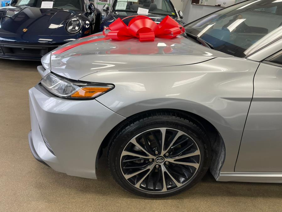 2018 Toyota Camry Hybrid XLE CVT (Natl), available for sale in Inwood, New York | 5 Towns Drive. Inwood, New York 2018 Toyota Camry Hybrid XLE CVT (Natl), available for sale in Inwood, New York | 5 Towns Drive. Inwood, New York